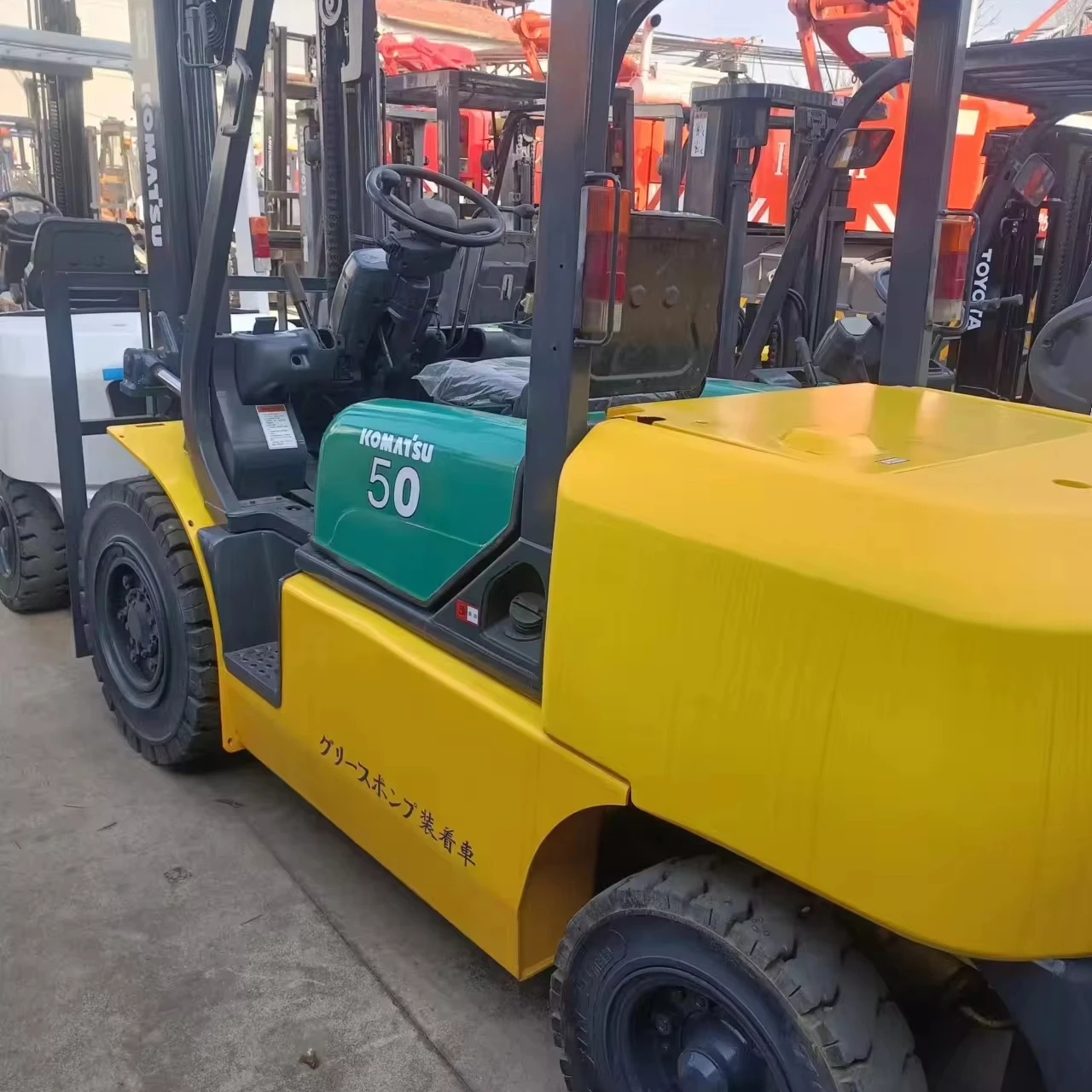 5 Тонн Подержанный вилочный погрузчик Komatsu FD50 с хорошим состоянием для продажи t в продаже