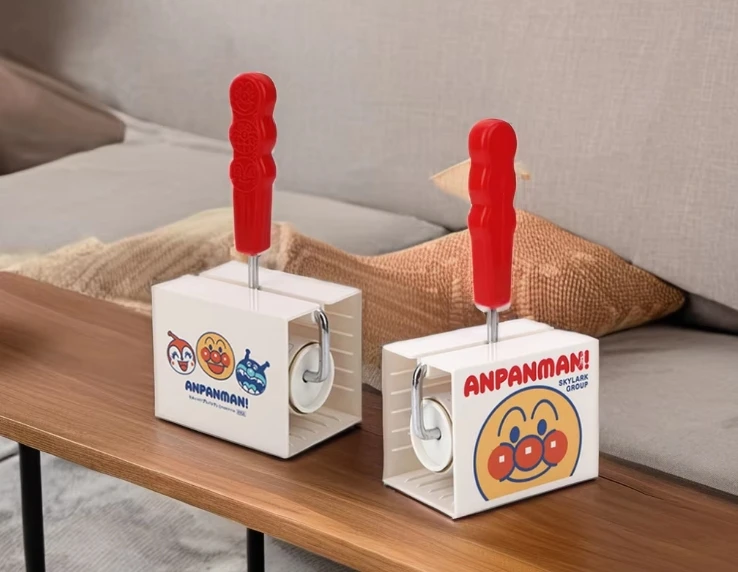 Customized  Mini Dust Lint Remover Car Mats Clean Roller Carpet Lint Remover Cat Tower Beds Couches Cleaner with Lid