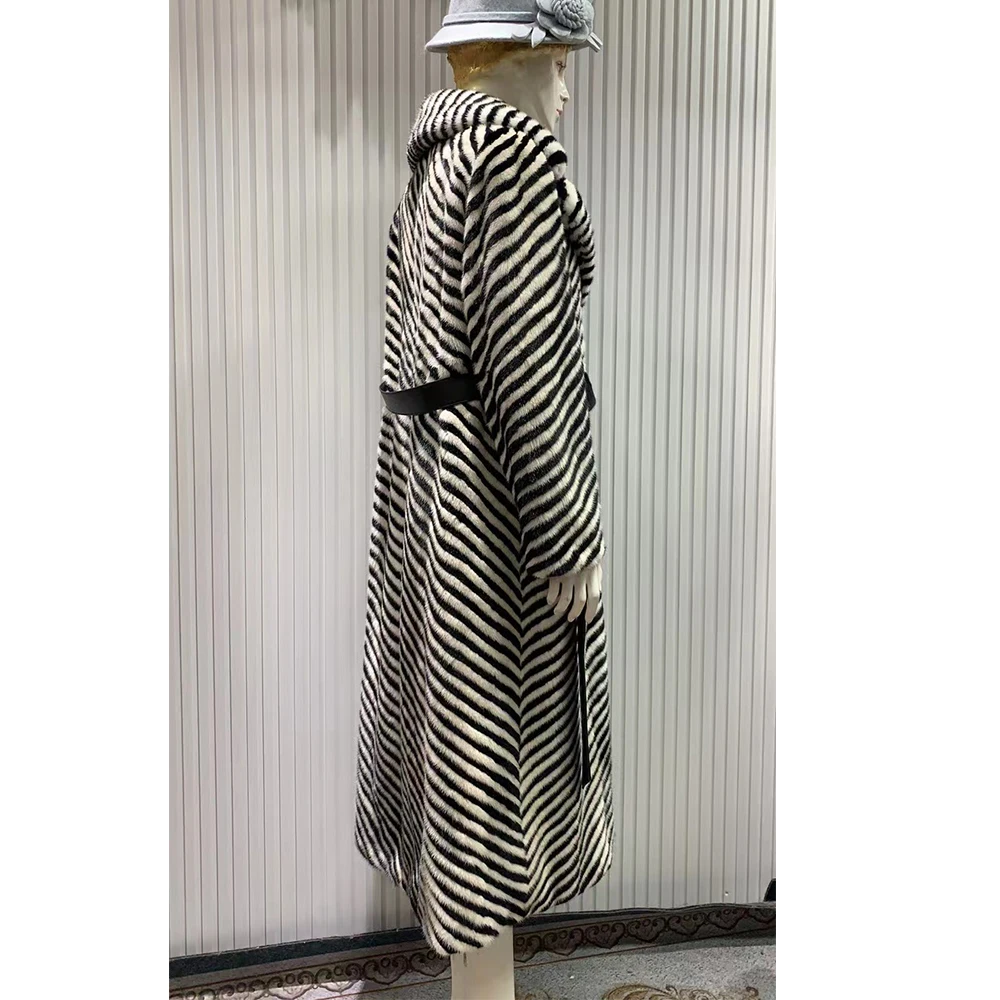 2023 women winter extra longer coat mink fur led out style black color with white turn down mink fur collar ladies mink jacket