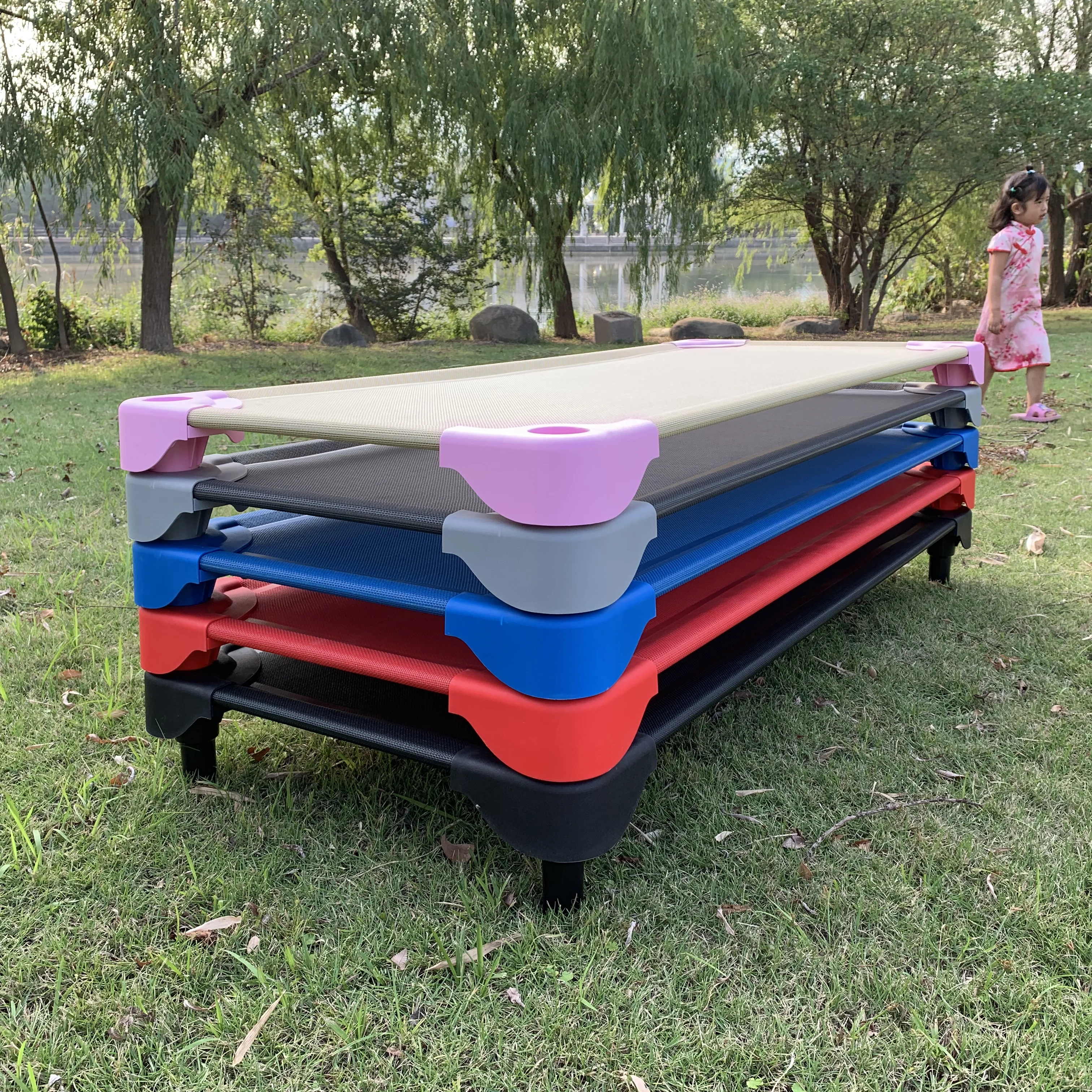 Factory Wholesale Customizable  Texlin Fabric Plastic Legs With Steel Tube Outdoor Recreational Cooling Baby Bed