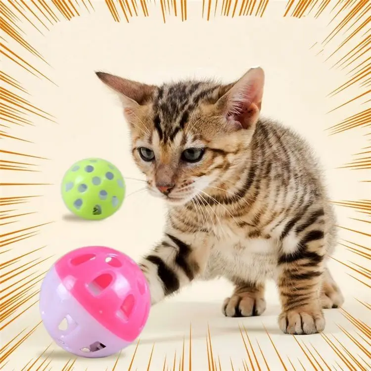 Good Quality And Interesting Pet Cat Interactive Plastic Hollow Ball Toy With Bell