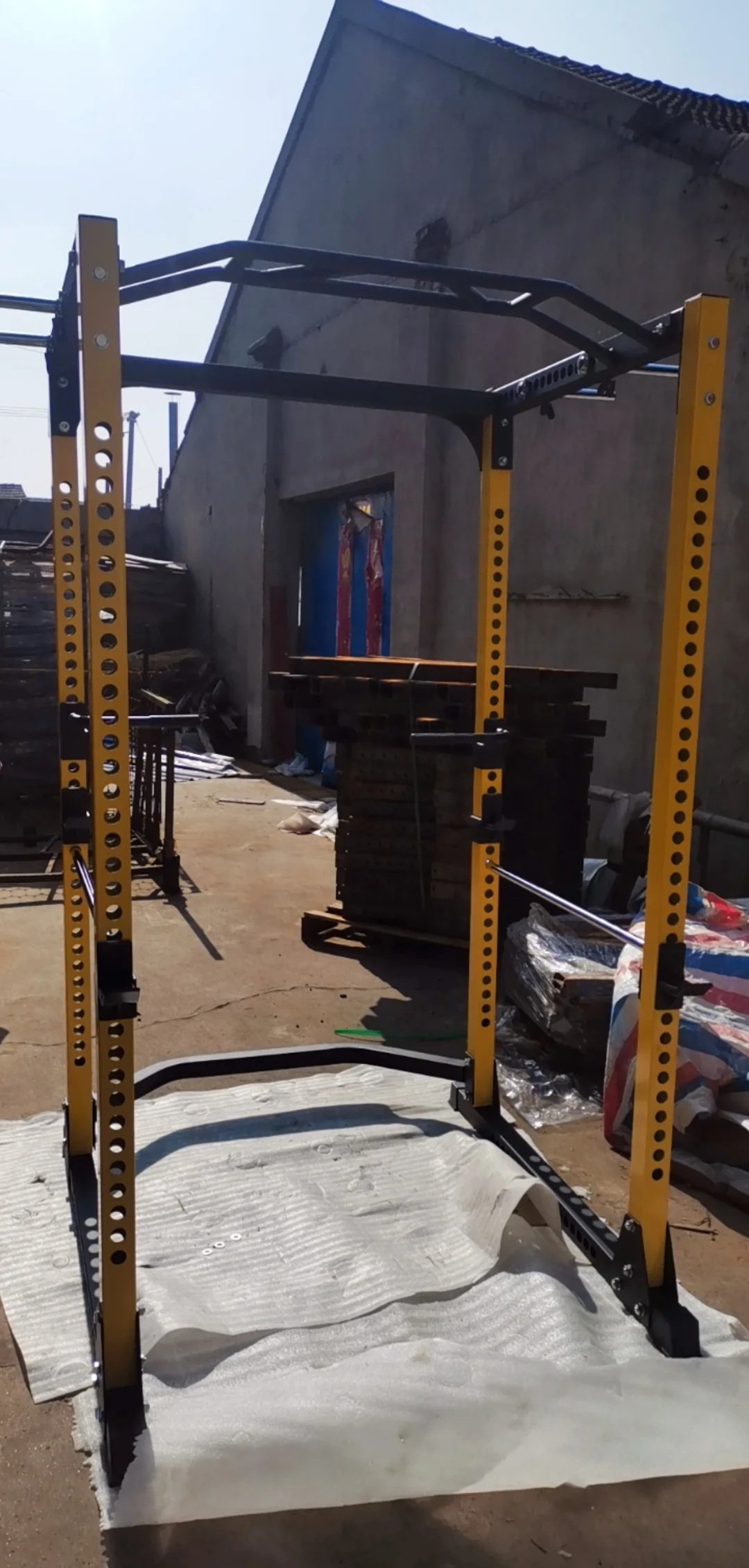 Multi-functional Fitness Equipment Strength Training Power Rack Gym machine Yellow Home Squat Power Rack for Weight Lifting