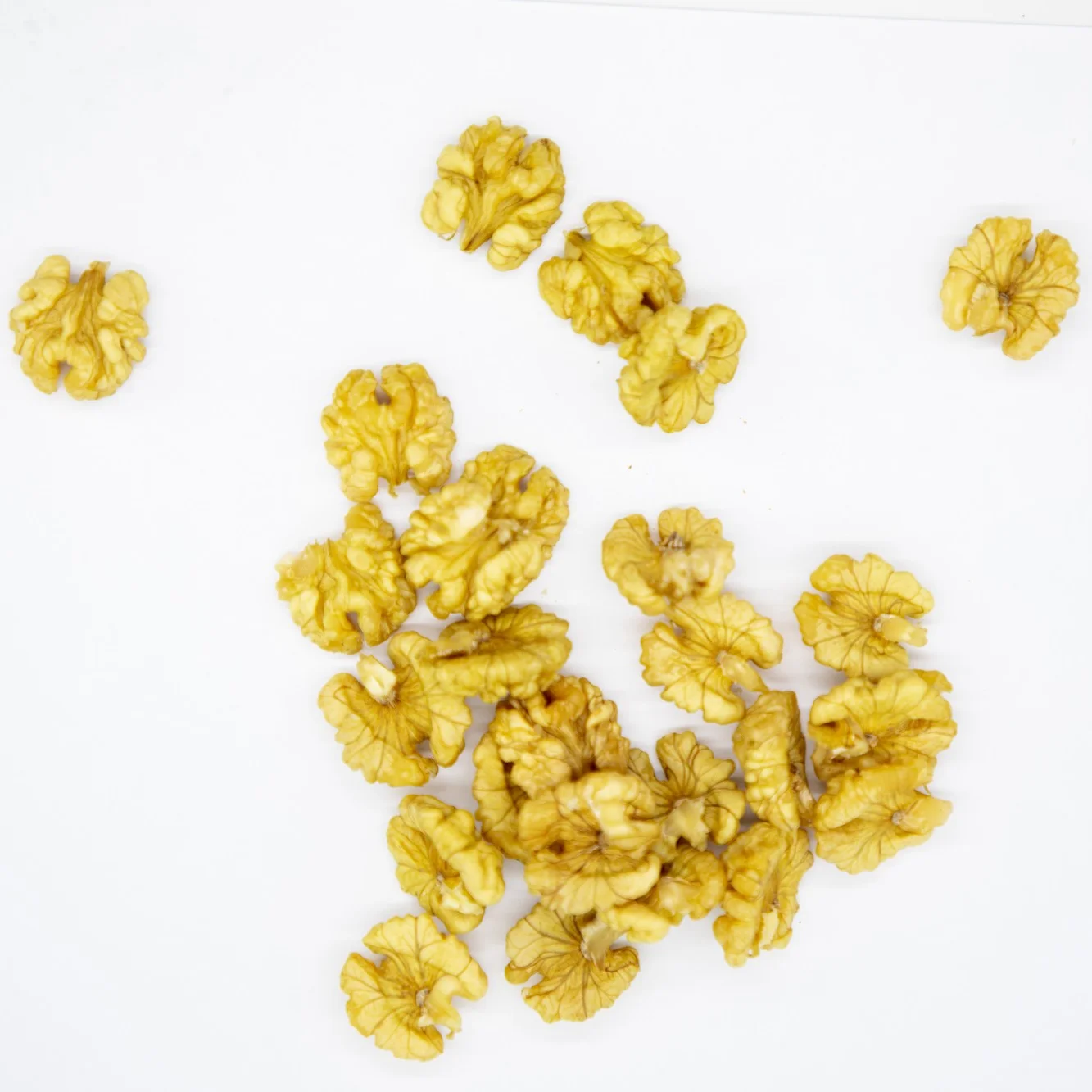 Healthy snack top grade organic walnut kernels peeled walnuts nuts in bulk from Uzbekistan manufacturer