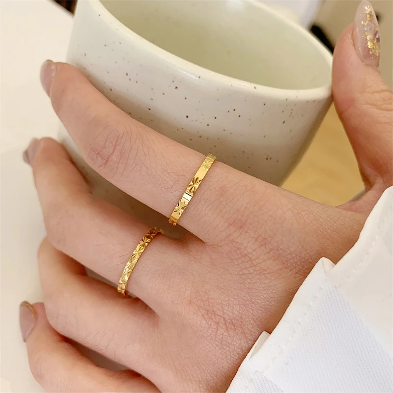 Glow batch floral temperament ring for women ins retro personality titanium steel plated 18K gold index finger ring jewelry