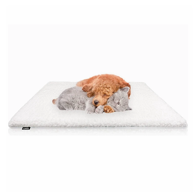 Easy to wash extra thick and soft non-slip self-warming blanket for cats and dogs