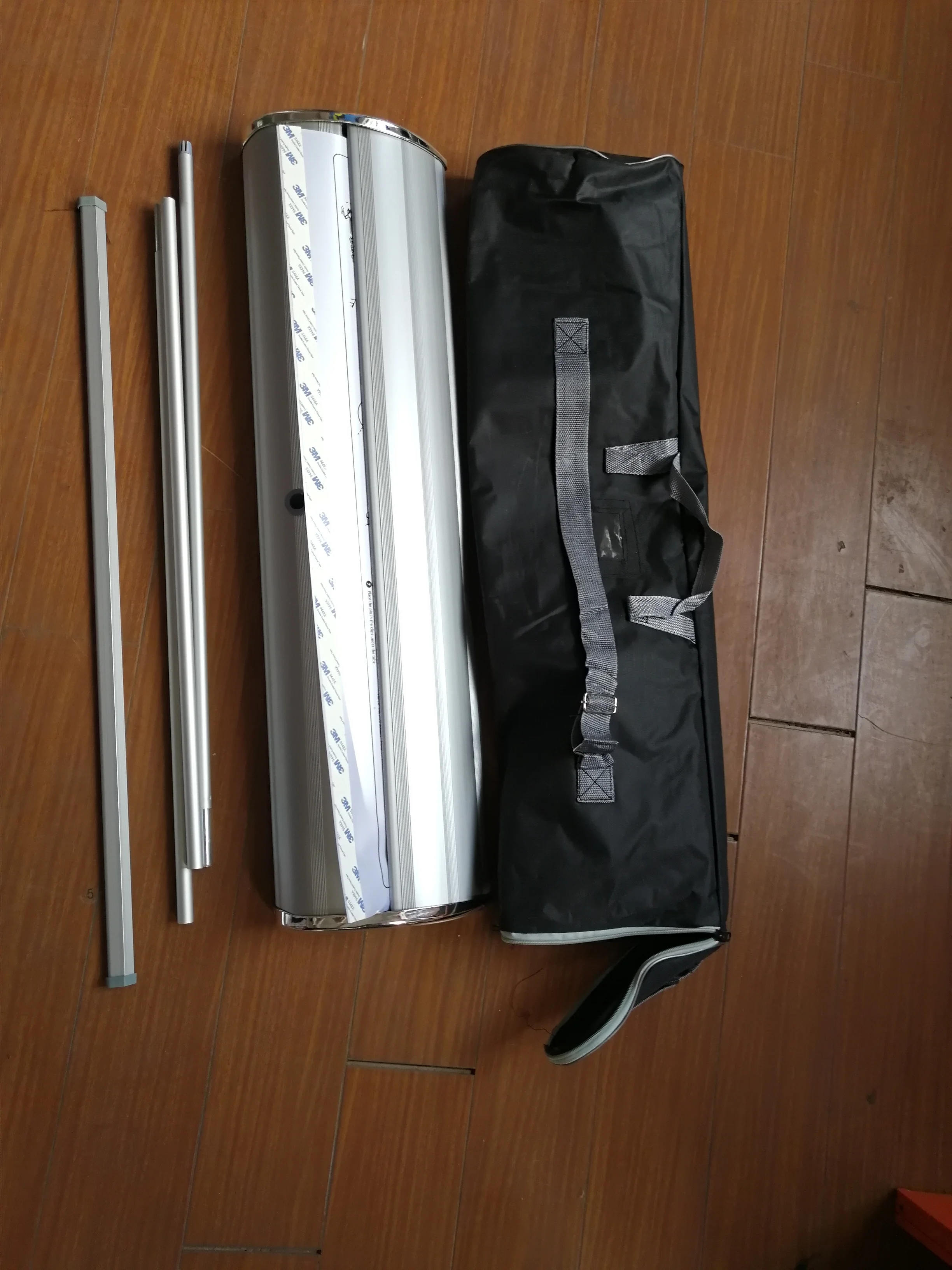 China custom low price horizontal roll up stand standee banner