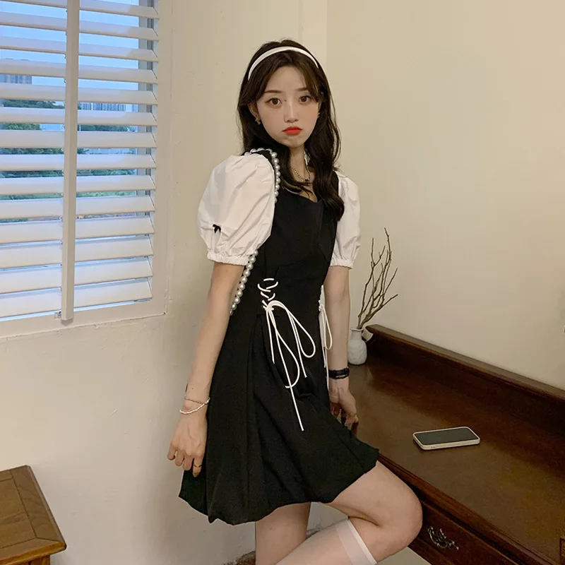 Маленькая черная юбка Диабло летнее платье нового дизайна с рукавами-пузырями собранной талией жареное уличное в стиле Хепберн