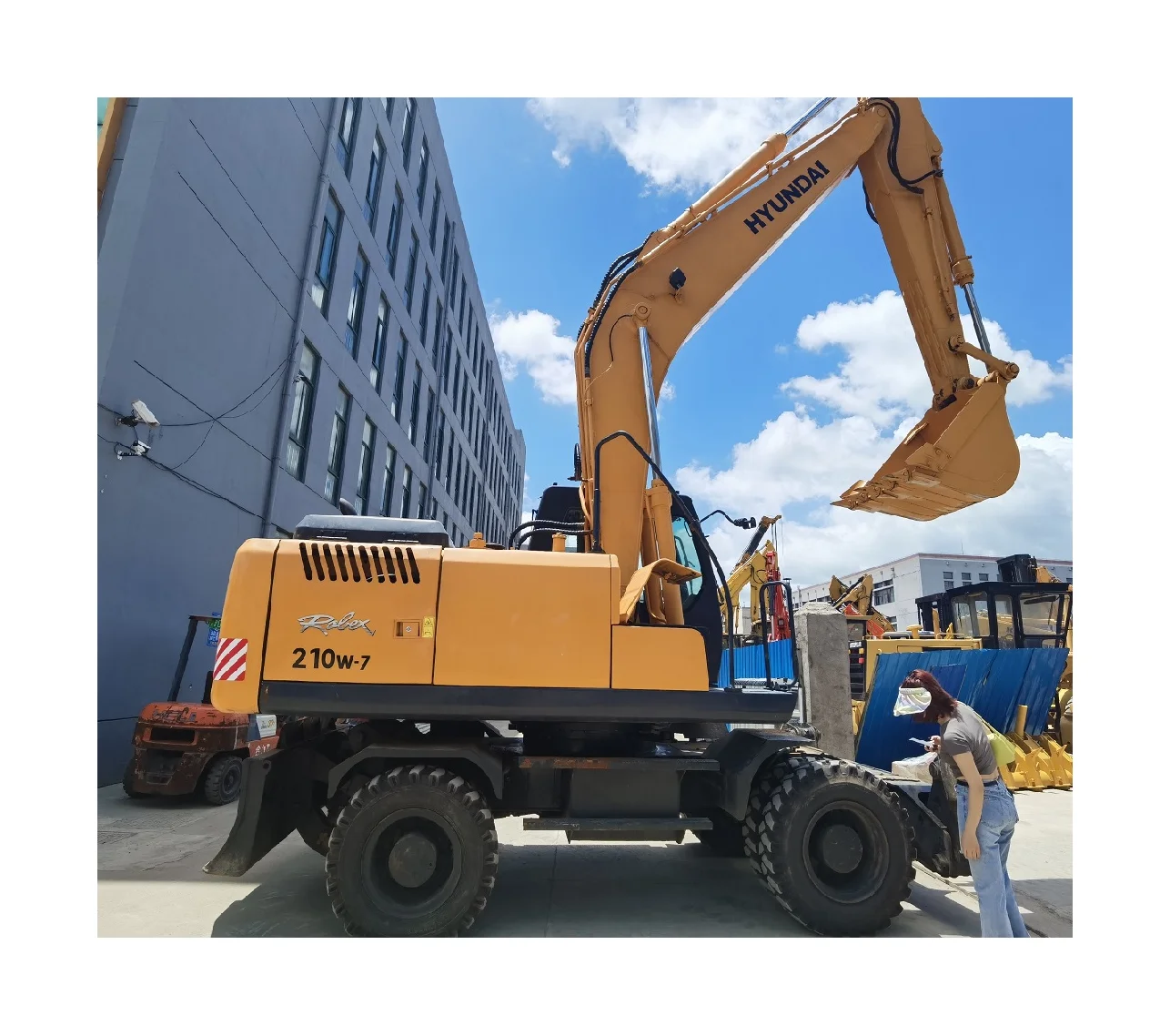 20Ton Heavy Duty Construction Equipment South Of Korea Original Used Hyundai210W-7 Wheel Excavator