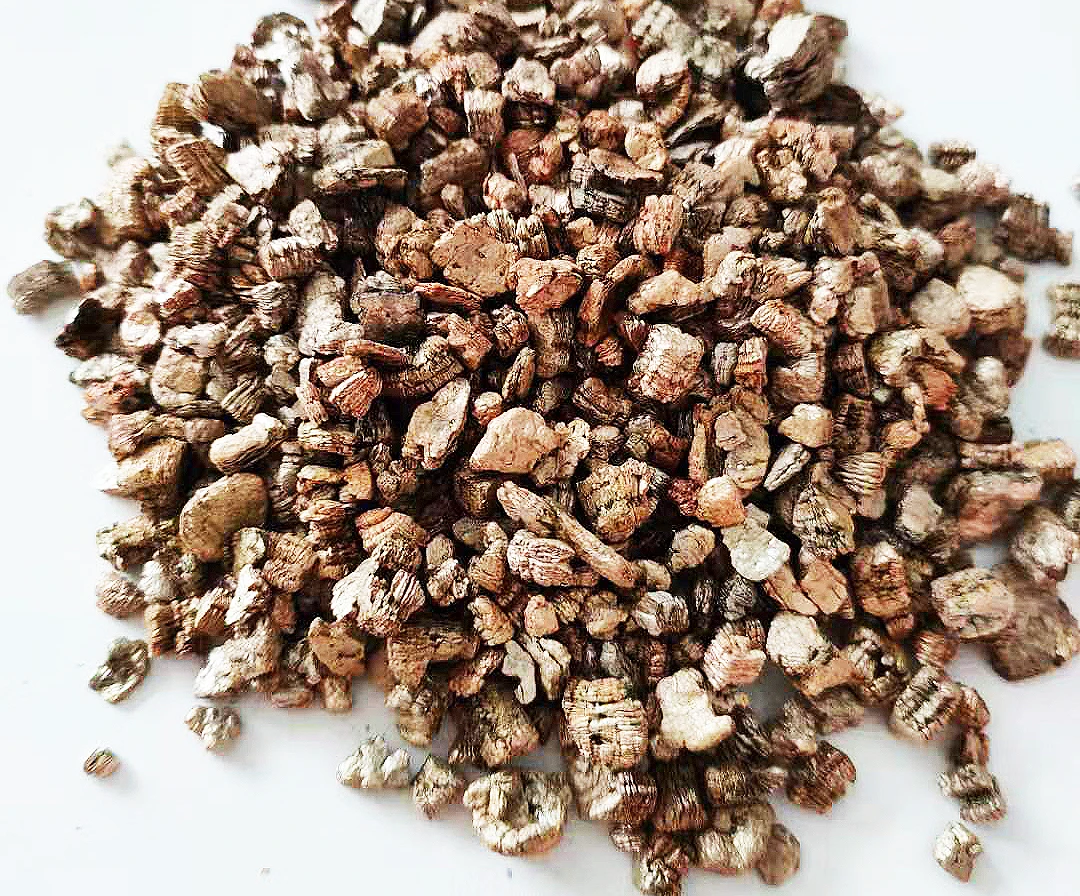 Most Competitive Unexpanded Vermiculite Ore Expanded Construction Raw Vermiculit Gold Bulk Vermiculite Price