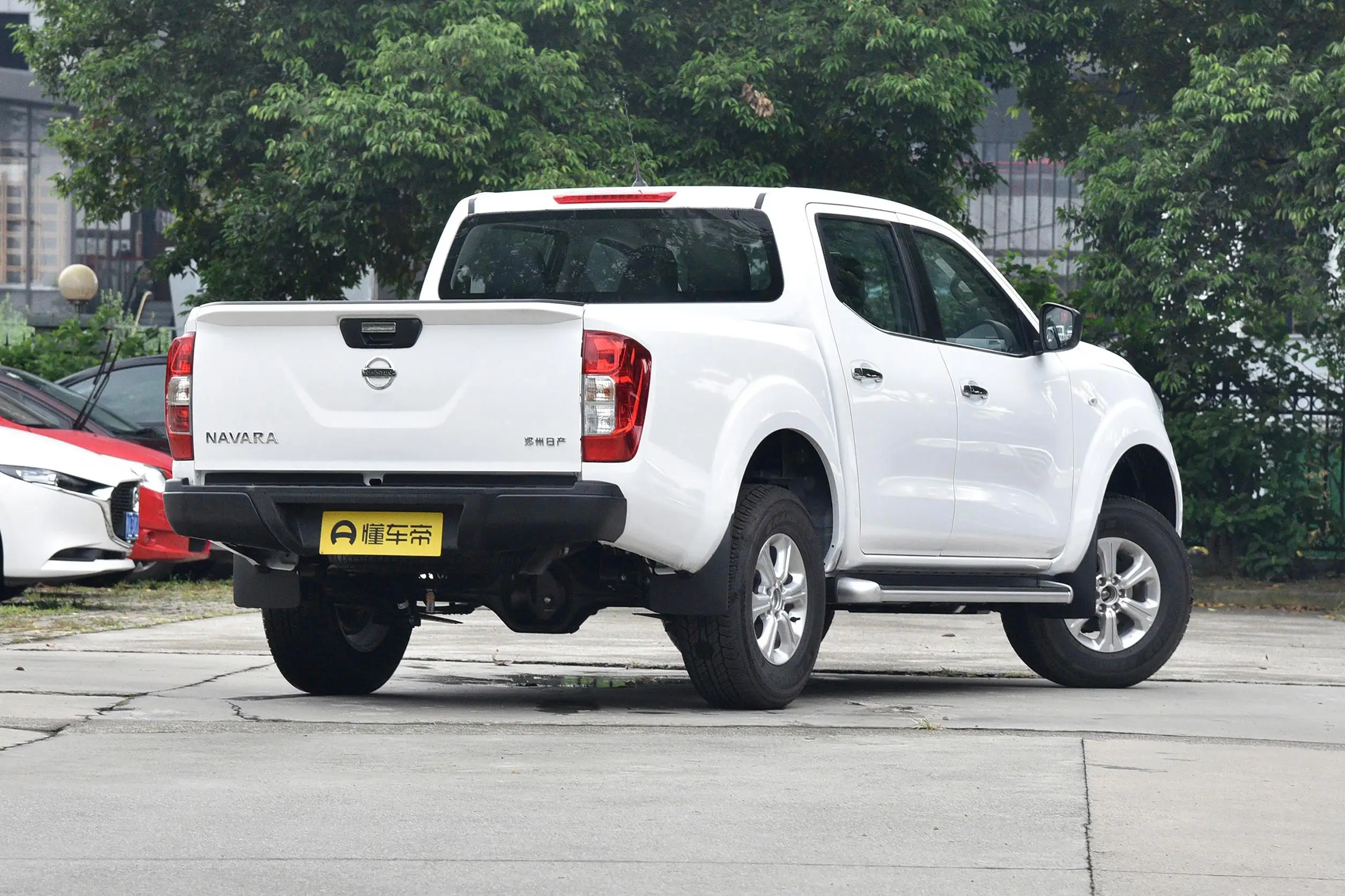 Лидер продаж дизельный пикап toyota hilux 4x4 nissan navara d40 подержанные автомобили оптом в Японии