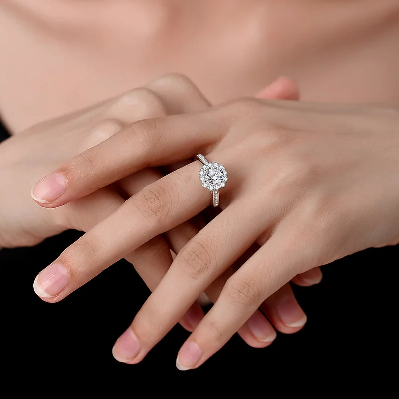 D Color VVS1 Clarity Brilliant Round Cut Solitaire Diamond Moissanite Ring Solid S925 Sterling Silver Moissanite Engagement Ring