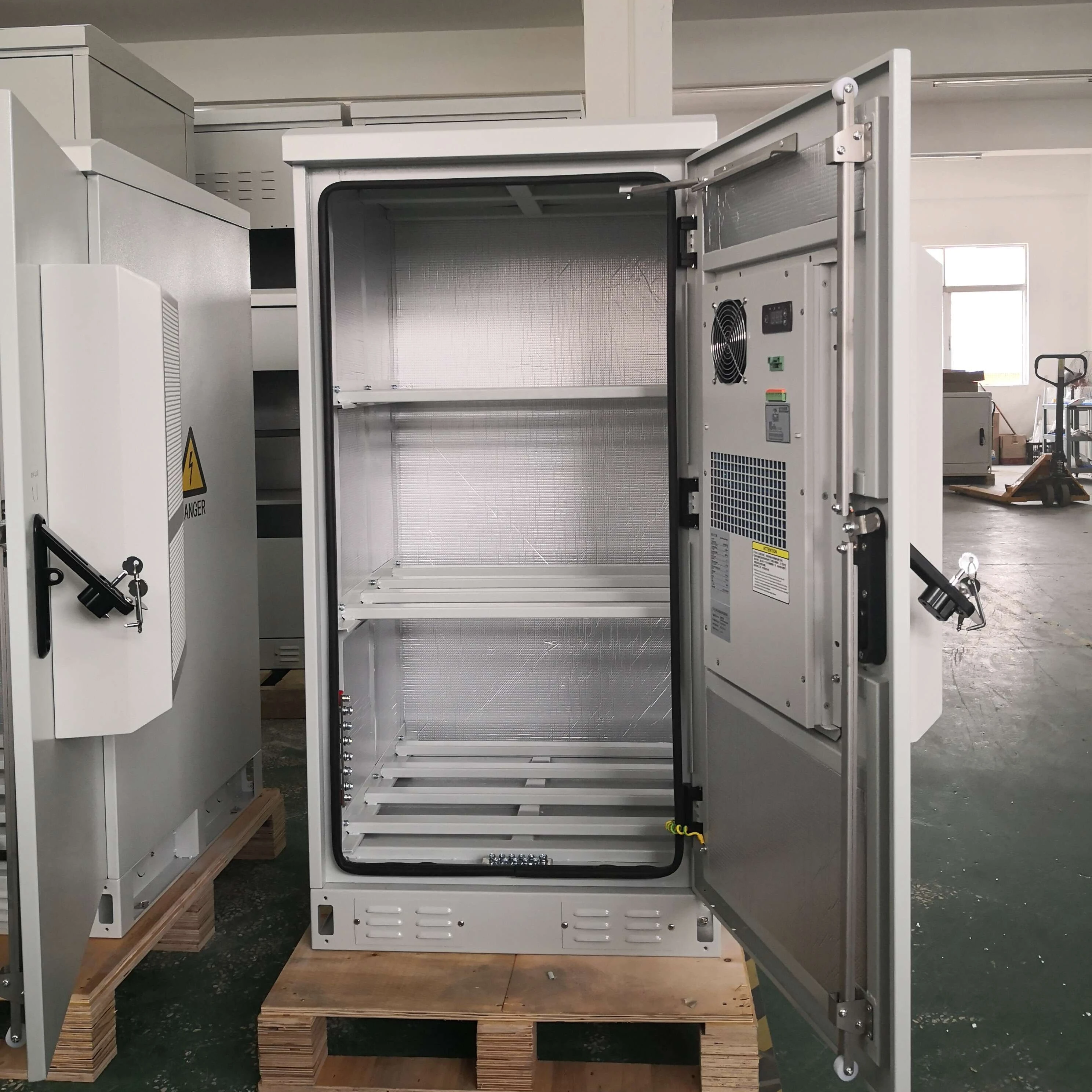 ODM OEM Custom Electrical Waterproof Powder Coating Aluminum Electric Storage System Battery Cabinet