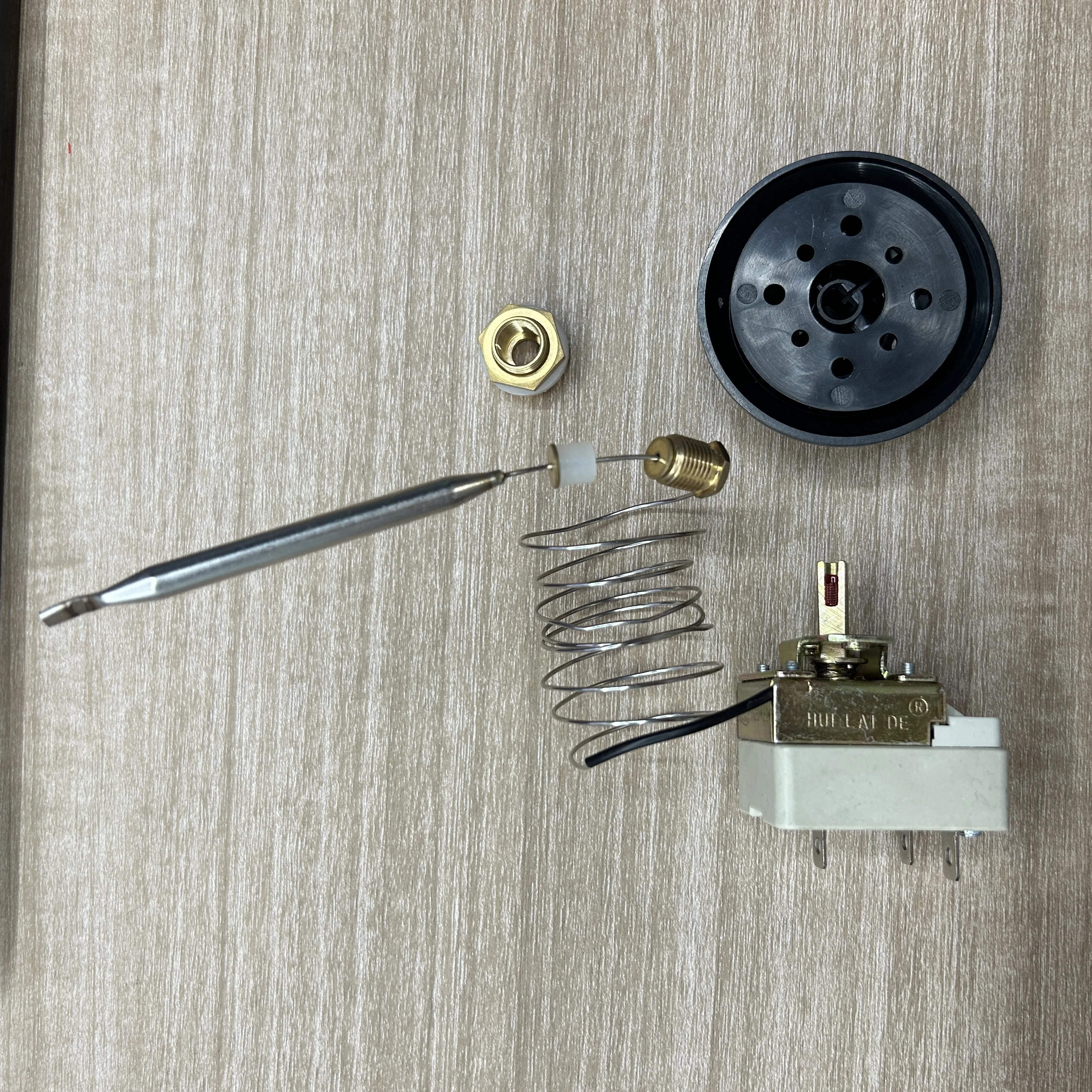 WYA Water Boiler Temperature Control 0-350 degrees Liquid Expansion Capillary Thermostat with Screw for Fryer Machine