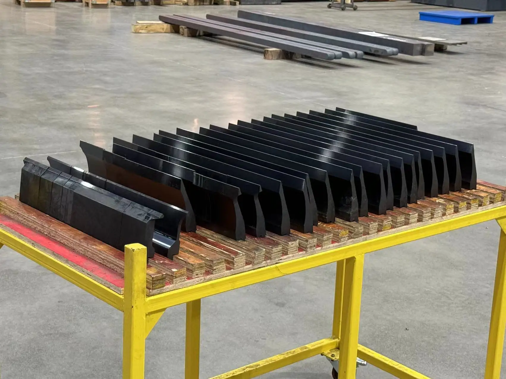 Top Punches 30 Angle CNC Sheet Metal Bending Amada Press Brake Machine