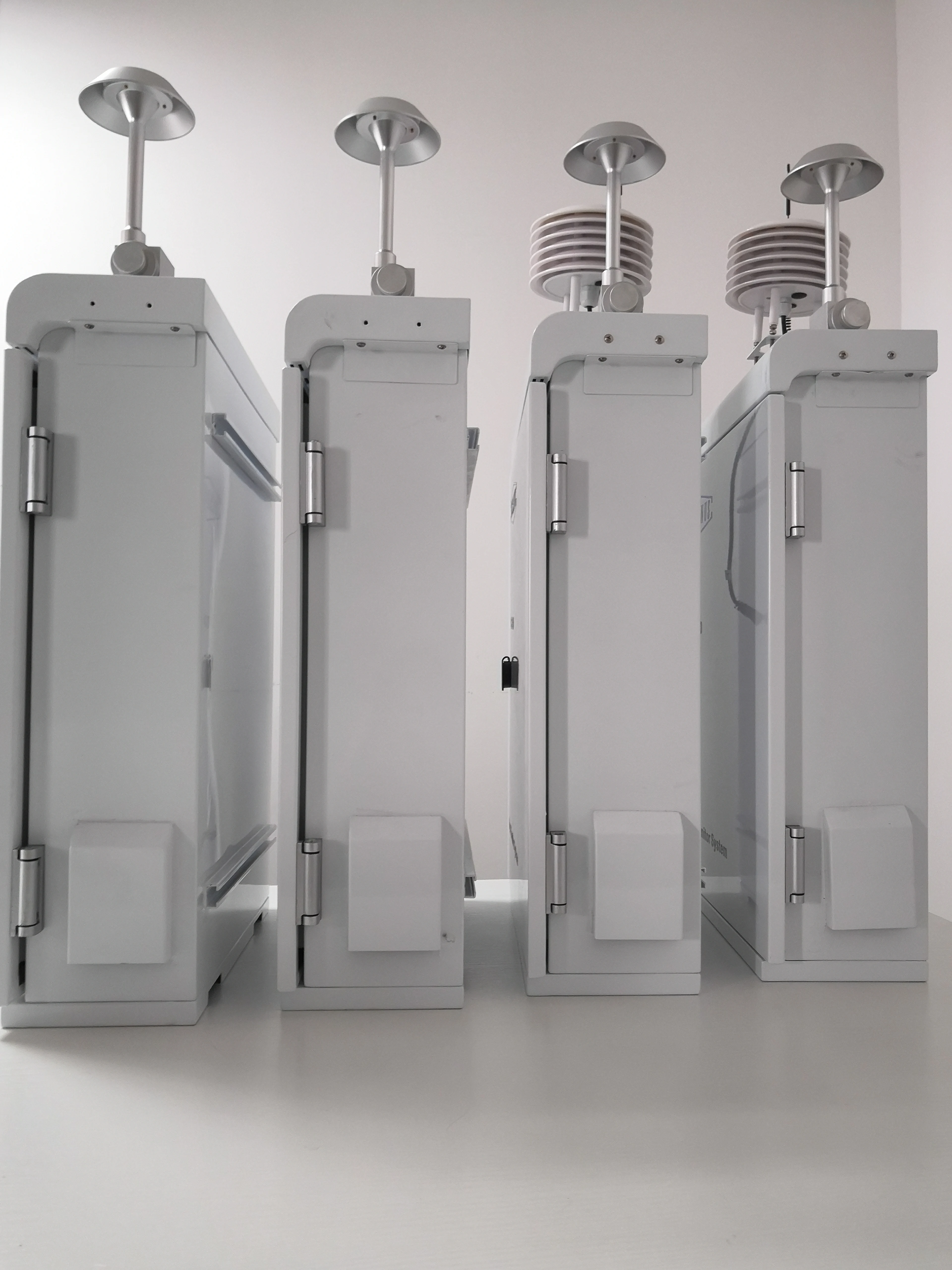 AQM-09 Air Quality Monitor Equipment For PM2.5 PM10 CO SO2 O3 CO2 H2S with cloud platform and data