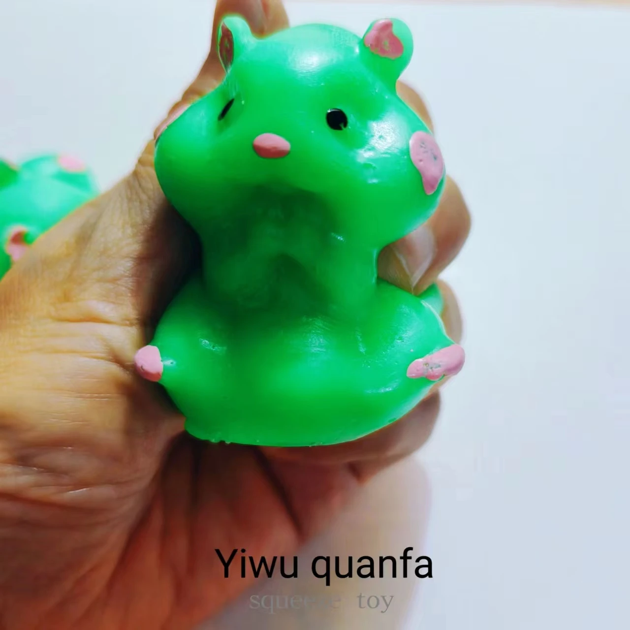 TPR Squishy Soft Cute Cheese Hamster Pinch Le Cute Soft Waxy Cheese Mouse Decompression Toy Creative Boring Hand Kneading