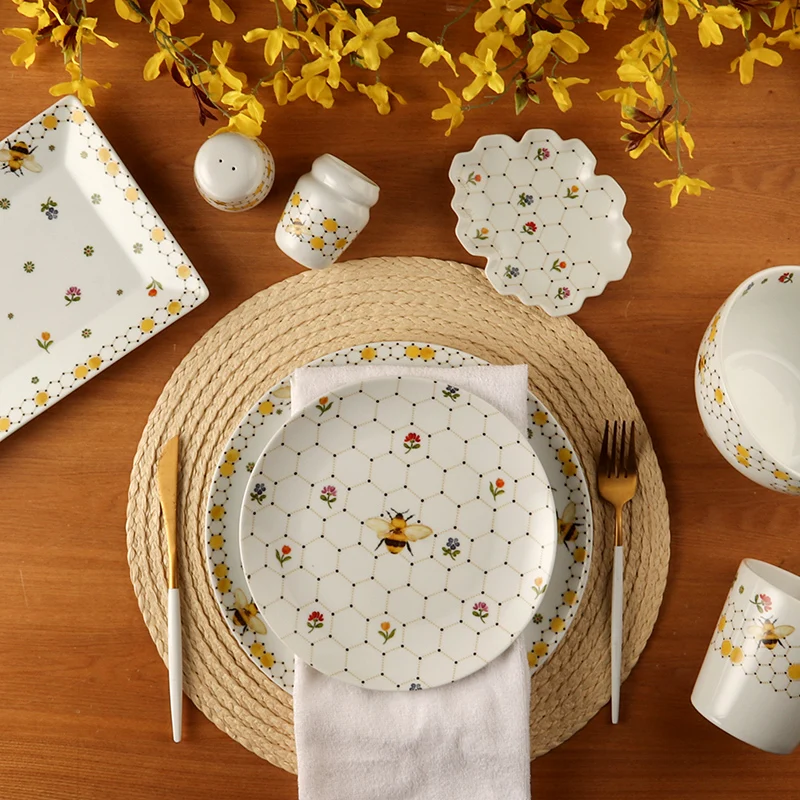 Caroline Design Ceramic Bee Beehive Honeycomb Tableware Dinnerware Plate Set for Spring Summer Flower Customization