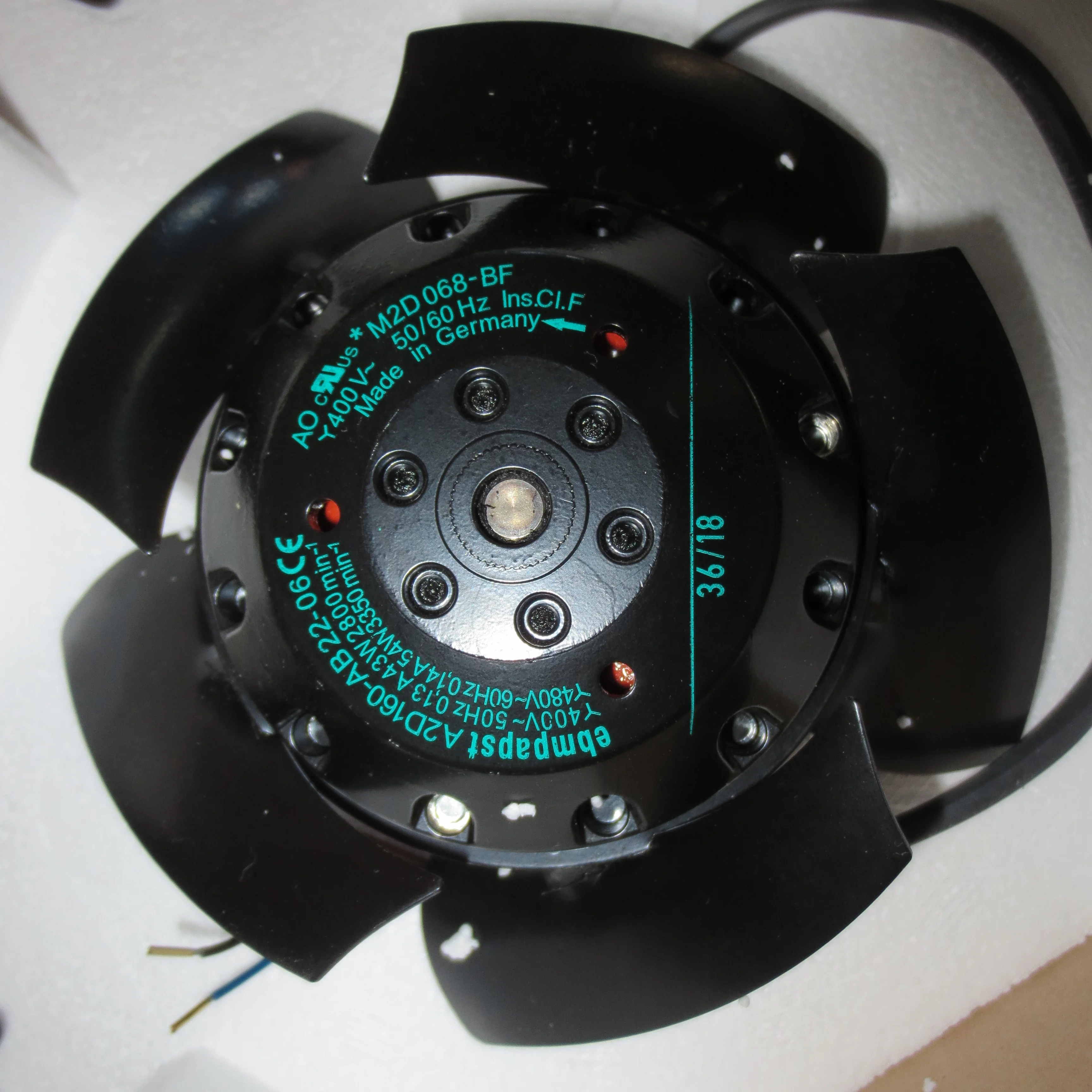  Ebmpapst Siemens M2D068-BF M2D068-CF M2D068-DF 400V 165W 1PH710 Series Шпиндельный Серводвигатель охлаждающий