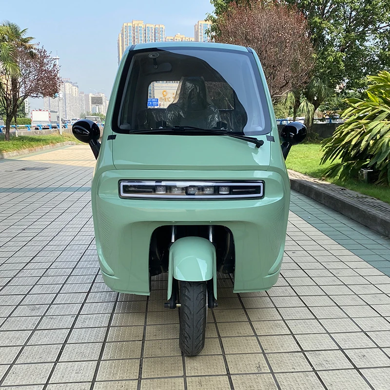 3-Wheeled Tuk Tuk motor Trike 180CC Motorized tricycle with Automatic Transmission