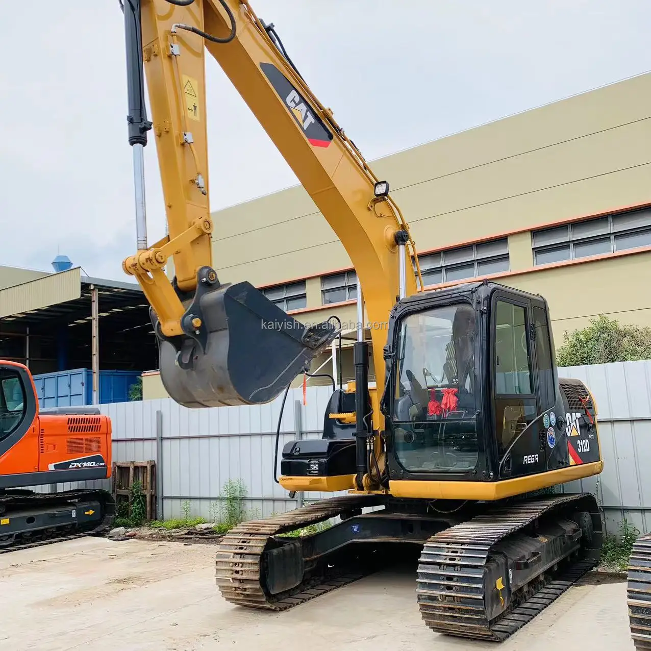 Хорошая цена японская 312 кошек 312D 90% новый гусеничный 12-тонный мини-экскаватор распродажа