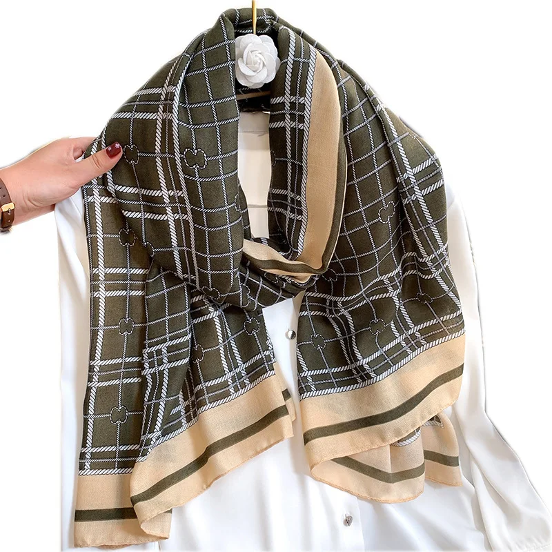 
wholesale yiwu cheap Dubai Scarf classic brand Malaysia viscose hijab women showl colors plaid print cotton head muslim scarf 