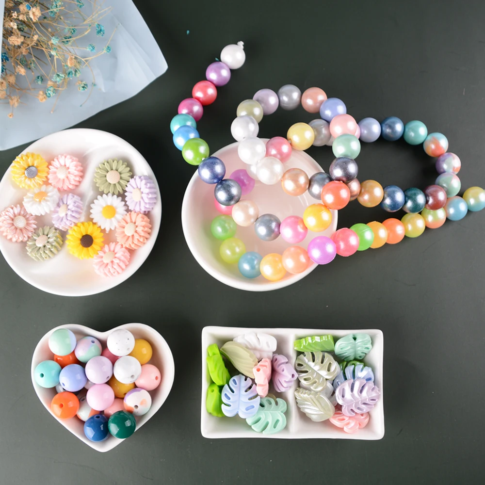 2023 New Color Bulk Custom Painted Silicone Beads Food Grade Glossy 15mm Daisy Opal Bead for Jewelry Key Chains Pacifier