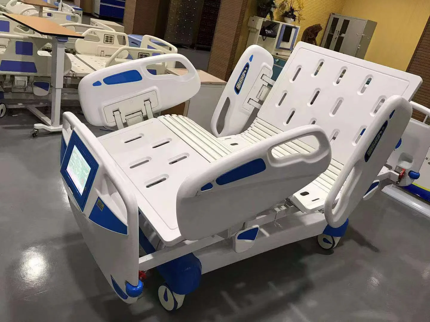 High-quality Multi-function Hospital Bed with Weighting Scale ABS Thrombolytic Bed