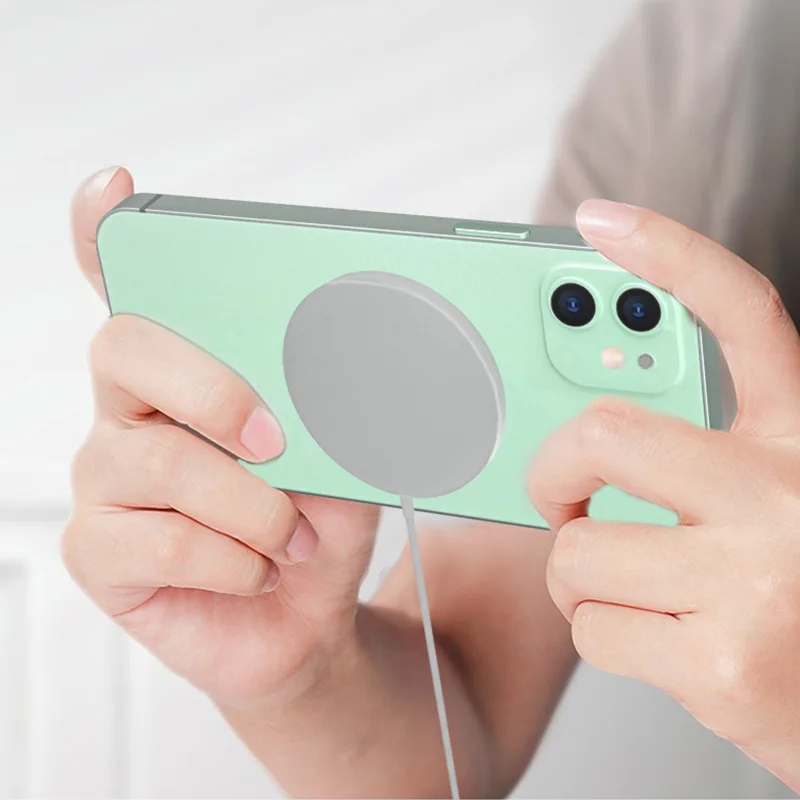 Hot Sale 15W fast charging wireless charger  for iPhone  12 pro x  max 11 charger 2020 new arrived magnetic wireless charger