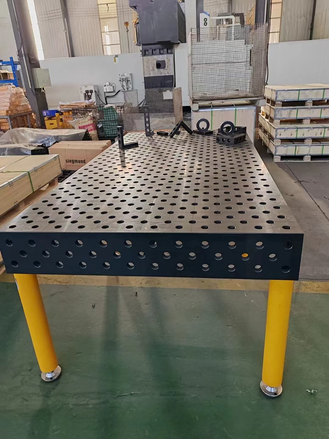 Cast Iron Steel 3d Flexible Welding Platform Fixture 3d Porous Positioning Riveting Welding Flat Plate Robot Worktable