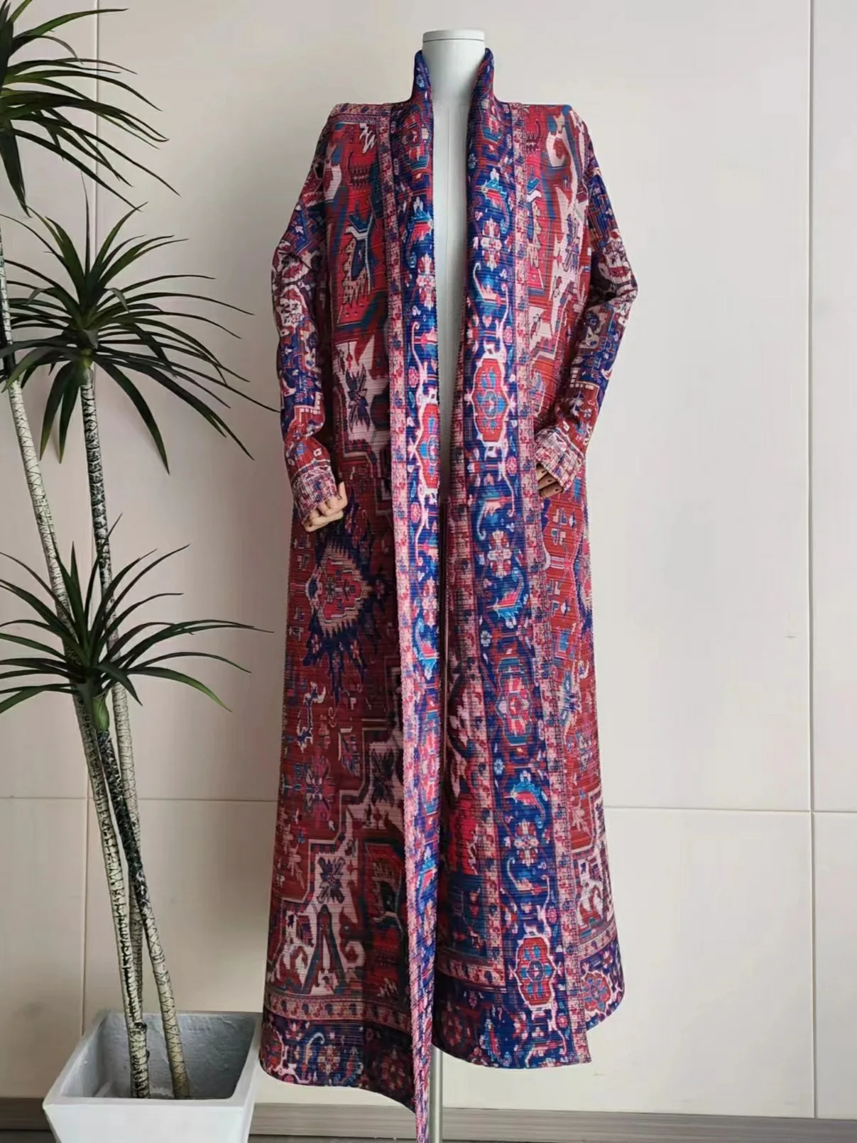 2024 Fashion pleated cardigan long-sleeved coat printed robe