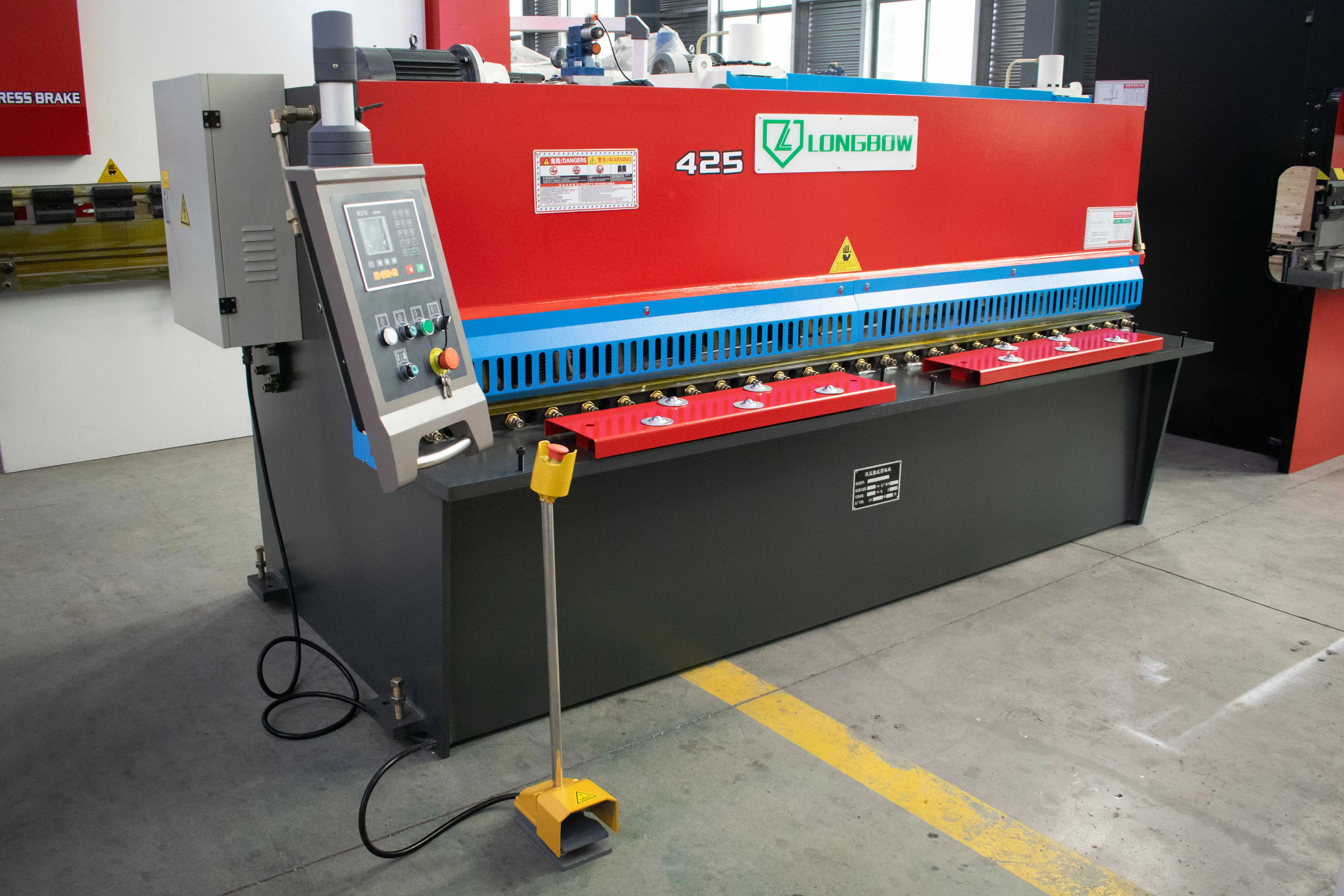 Hydraulic shearing machine Swing beam type plate guillotine shear