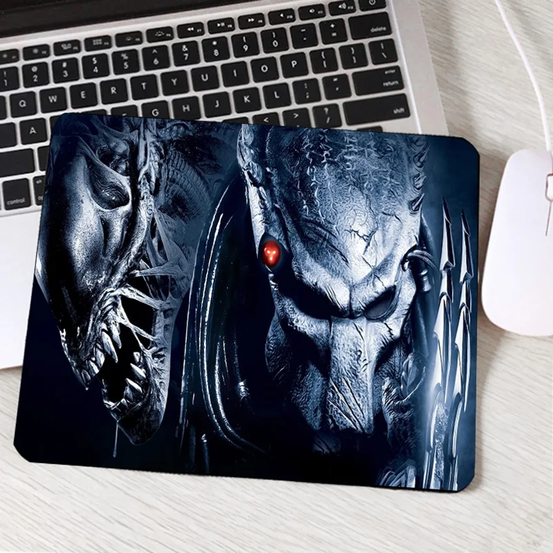 Mairuige Cool Movie Predator Warrior Pattern Alien Monster Printed Mousepad Small Rubber Pc Computer Gaming Pad