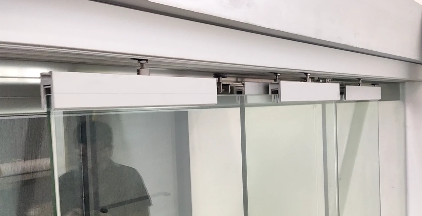 FENGZE 1 Fixed +2 Moving Doors Sliding Shower Door System Glass India Nepal Belt Sliding Shower Door Fittings Hardware