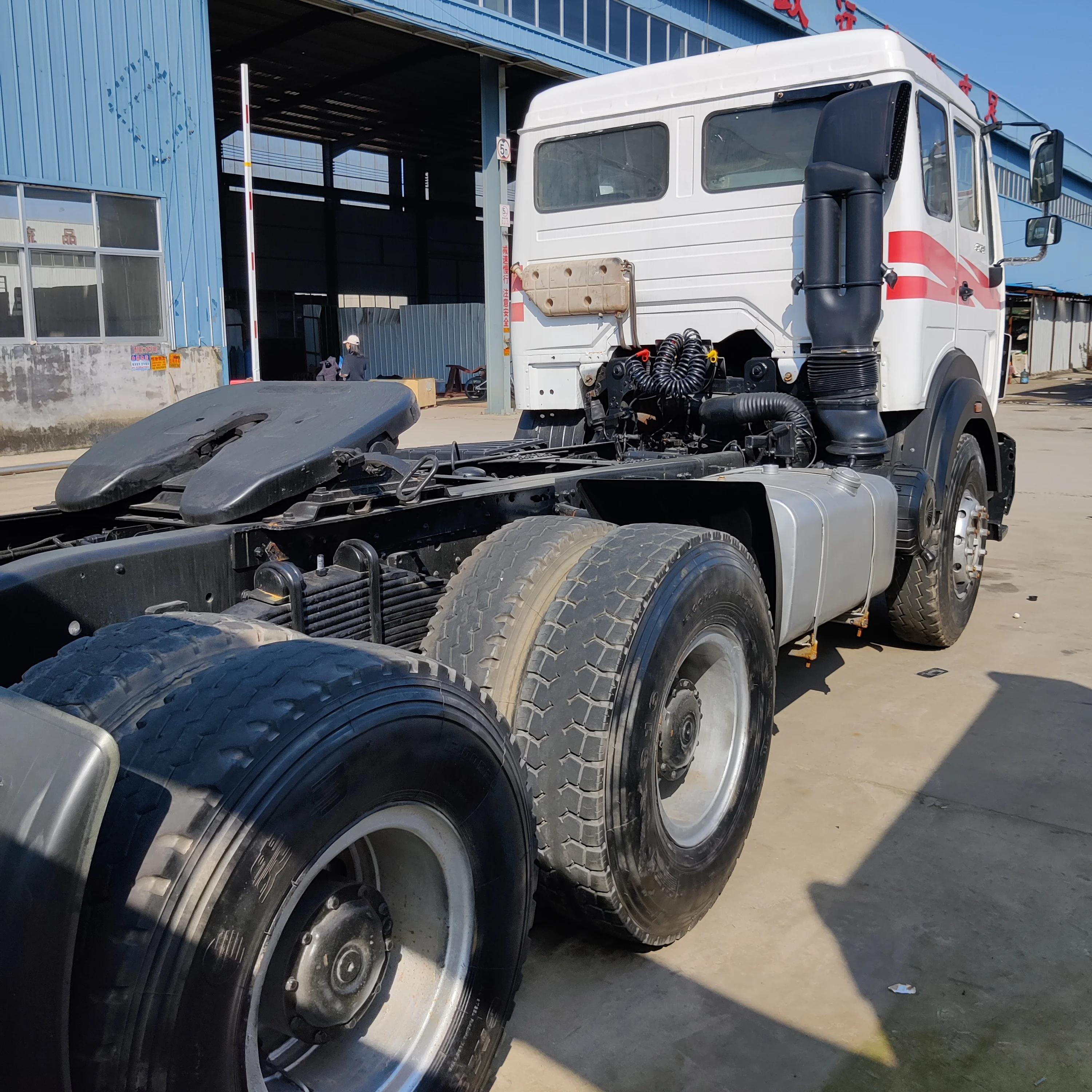 Heavy Duty Second Hand Beiben 6X4 Truck Head Used Beiben Tractor Trucks For Sale