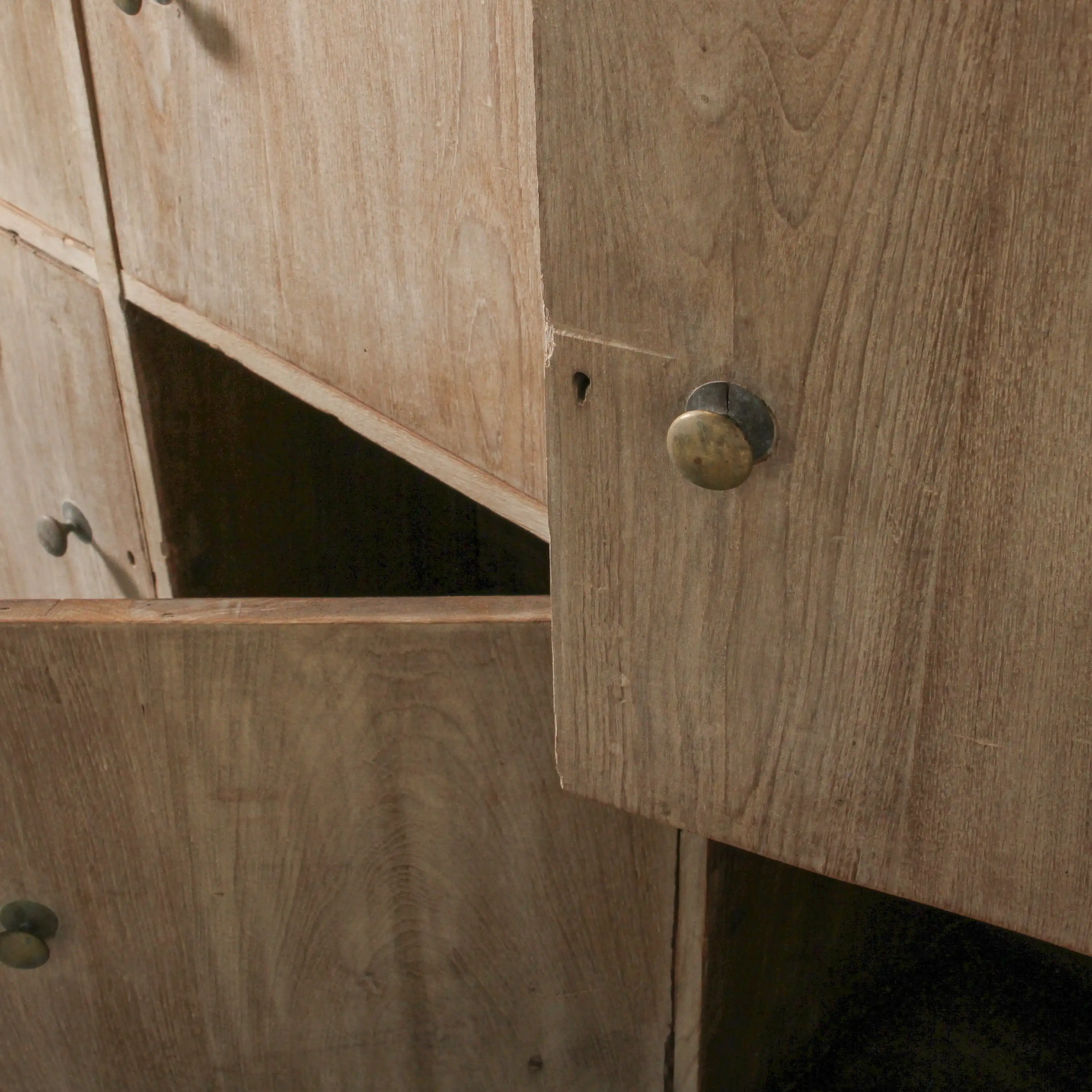 High-Grade Vintage Indian 6-Door Cabinet High Quality Industrial Design Home Storage Dining Living Room Modern Wooden Decoration