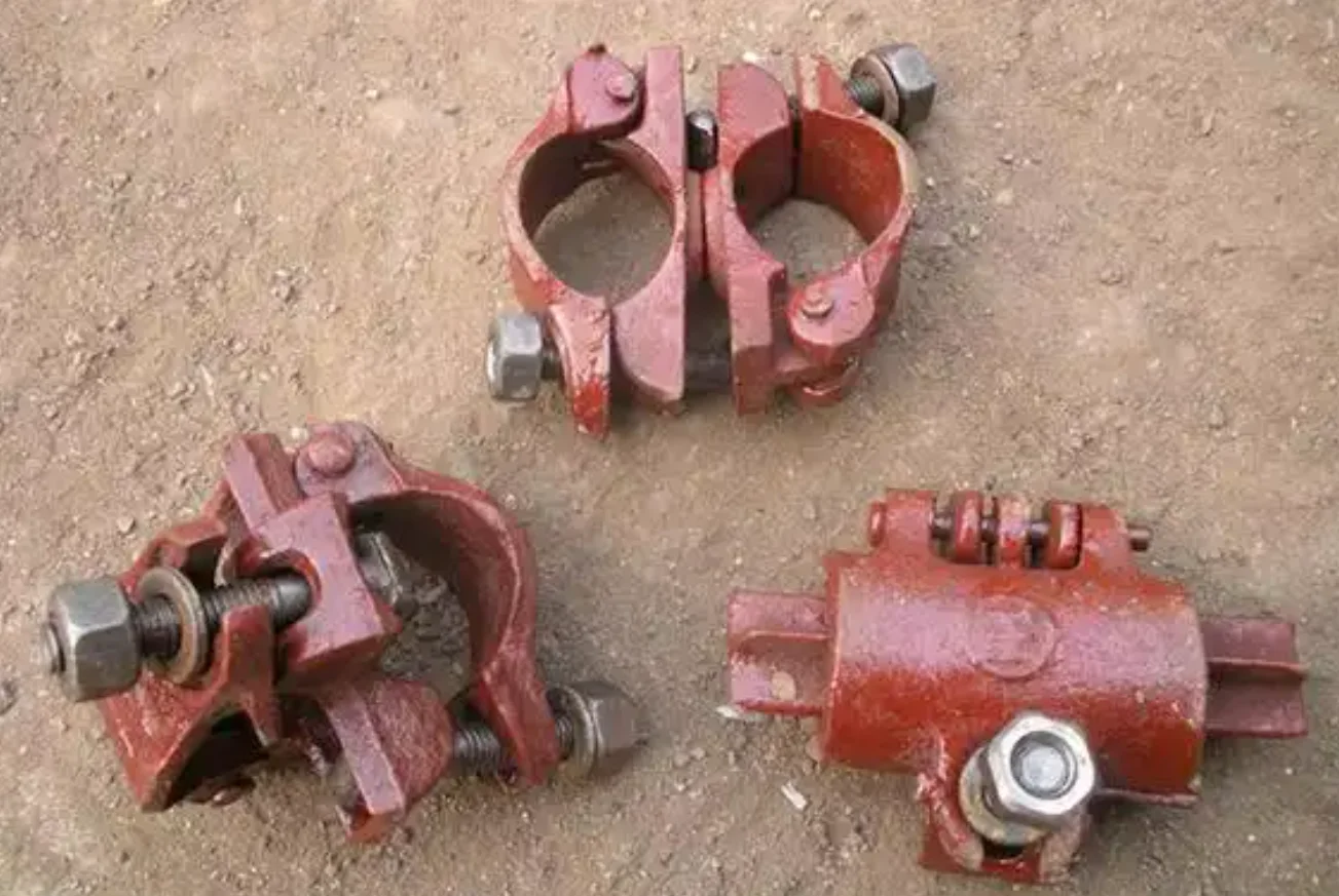 Factory Price Scaffolding Pipe Clamps Metal Construction to Secure Rotating Scaffolding Connectors Rotating Fasteners