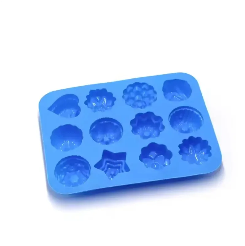 Customized Funny Hole Flower Silicone Molds Desilicone Chocolate Dog Silicone Candle Molds Food Grade Baking