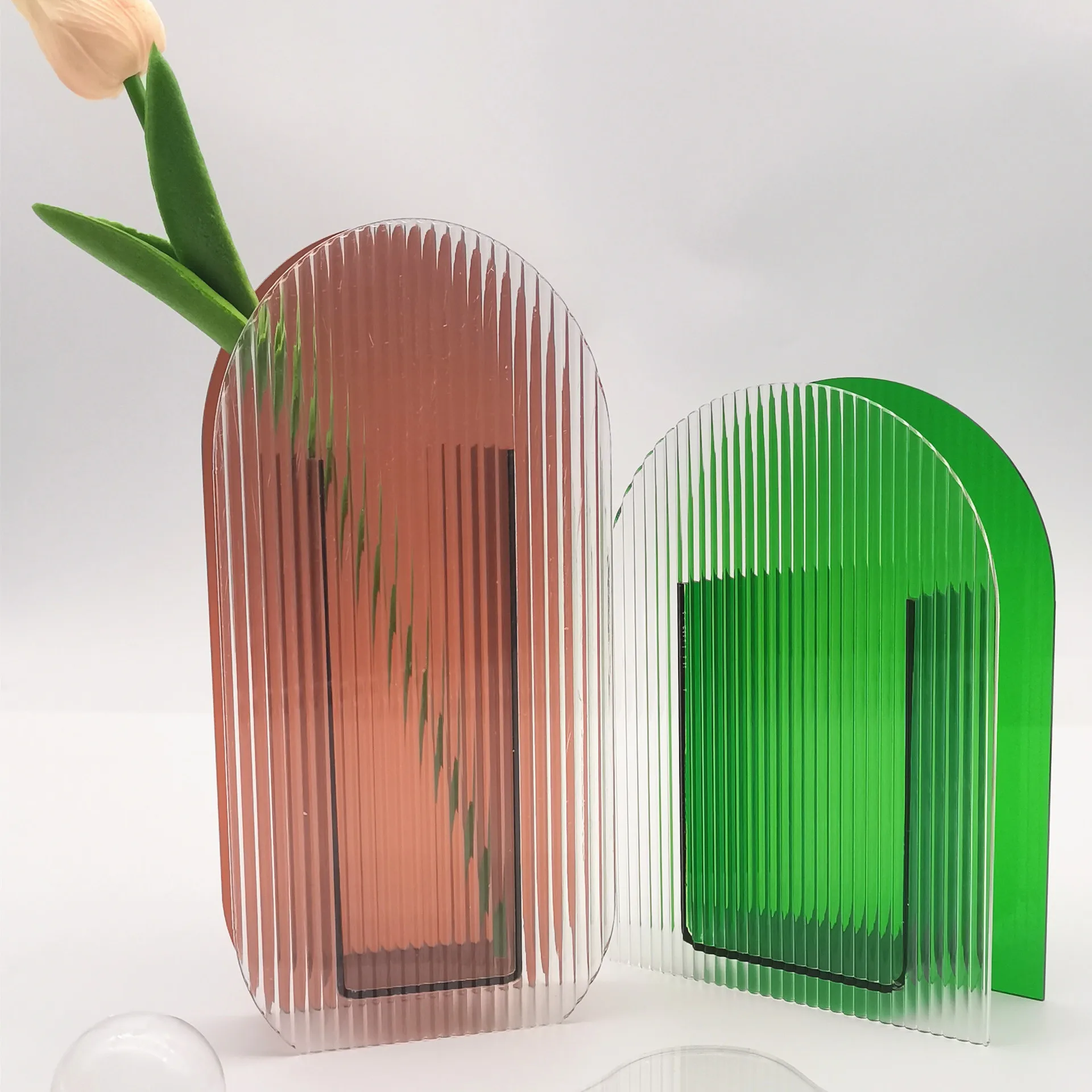 Simple And Fresh Creative Corrugated Acrylic Vase Plastic Vases Table Decoration  Holiday Present