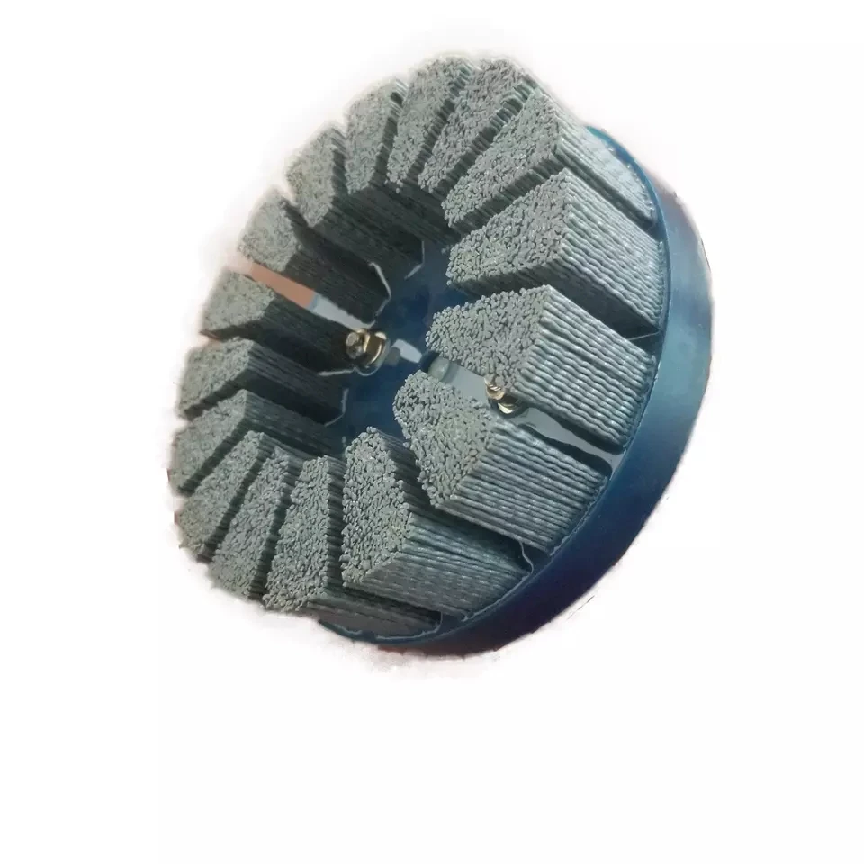 CMX Polishing grinding brush is a disc brush used to deburr rough car wheels