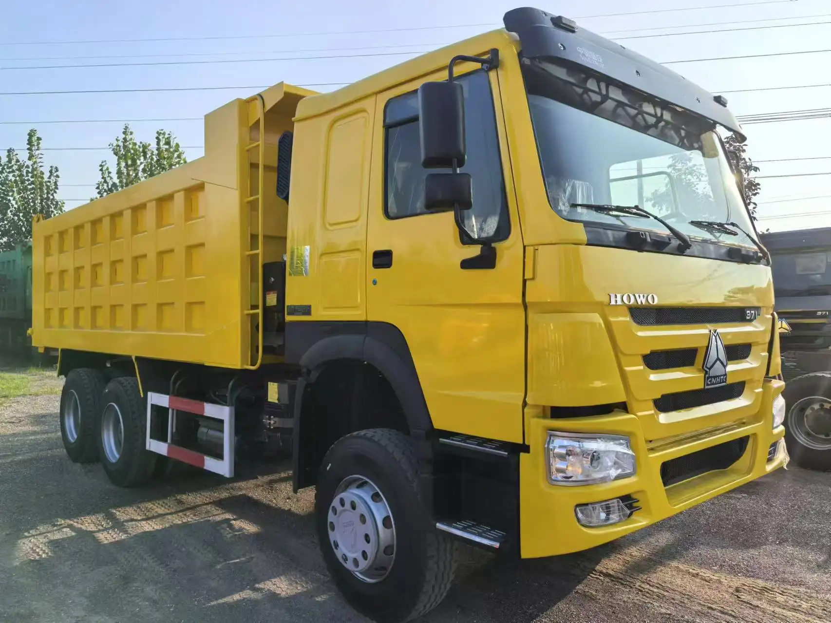 High Quality Howo 10-Wheel Turbocharged 6-Cylinder Inline 6x4 Drive Truck Water Cooling Fast Gear Box Euro 2 Emission Standard