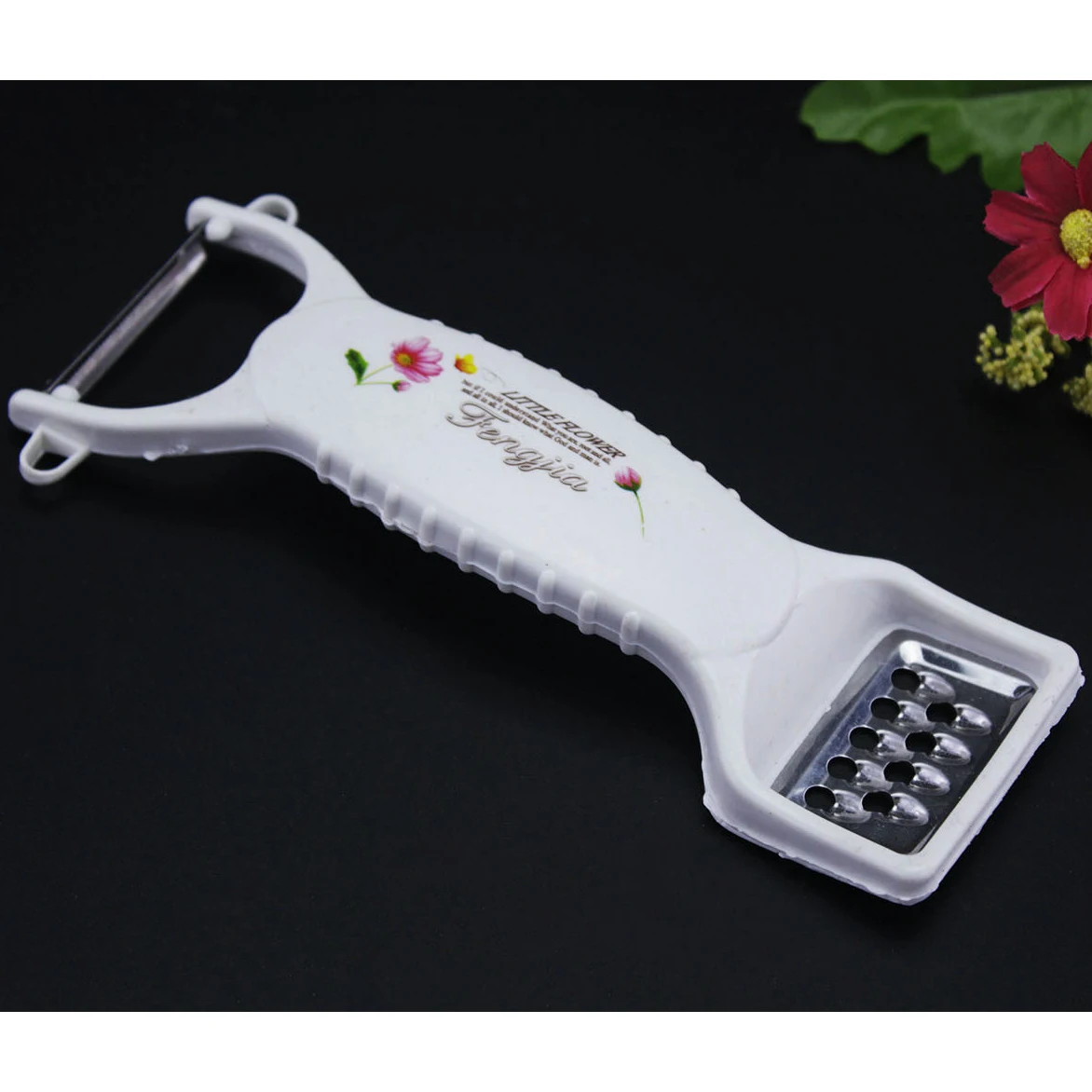 Multi-functional plastic Vegetable and Fruit  grater