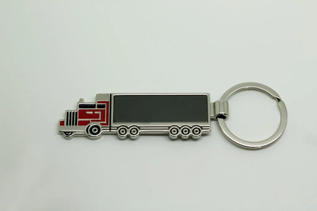 Custom LOGO Giveaway Mini Gifts Business Gift Metal Alloy Long Trailer Truck Car Vehicles Design Personalized Souvenir Keychain