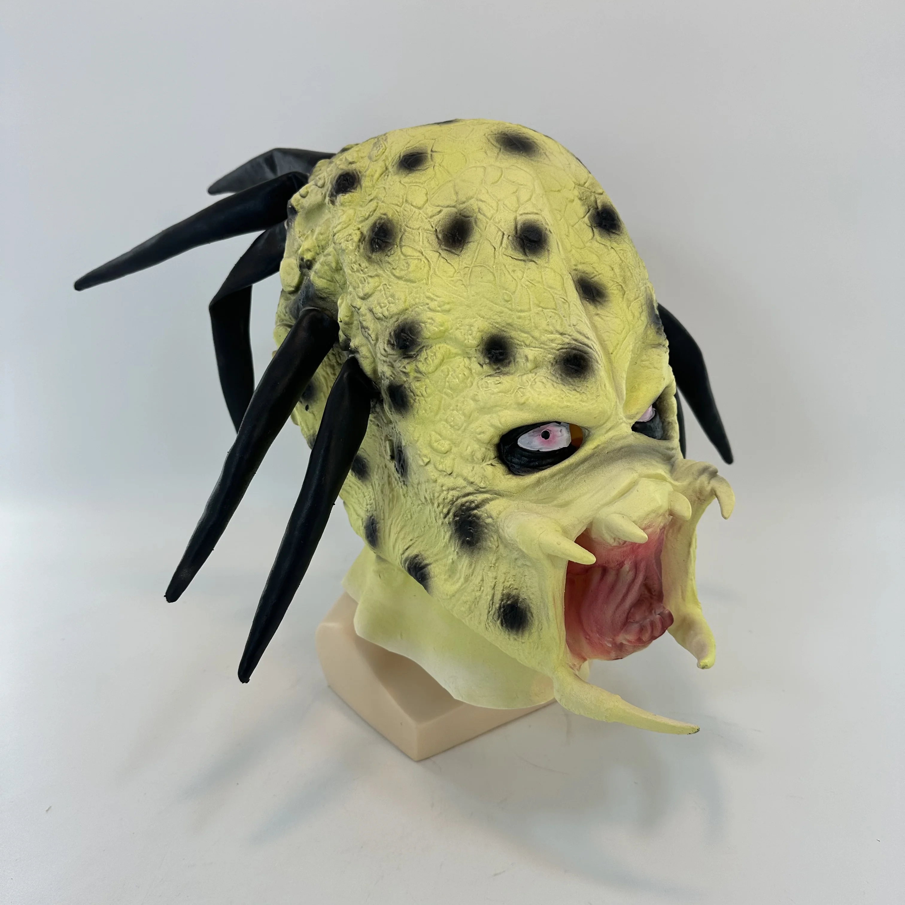 Predator Mask with Dreads Hair Scary Alien Masks Full Face Latex Masque Props Halloween Costumes Accessories