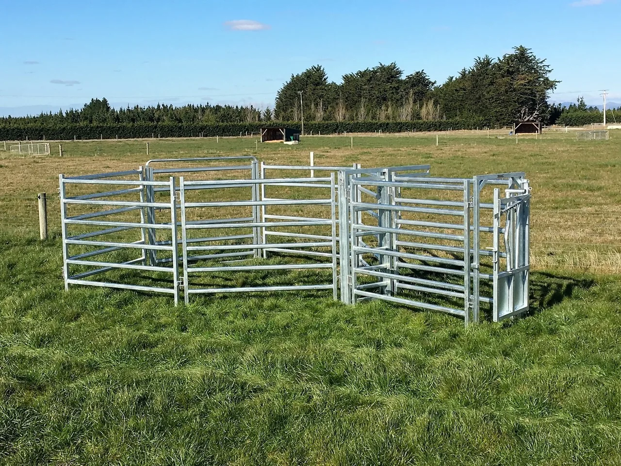 2400 head cattle yard hot dip galvanized 1.8H x 2.1L Cattle Panel And Cattle Yard Design
