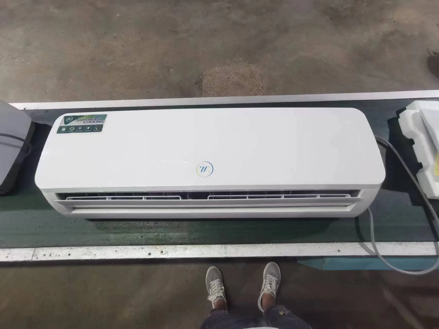 В наличии, распродажа, низкая цена, 240 В, 50 Гц T3 R410, охлаждающий сплит-кондиционер всего 18000BTU