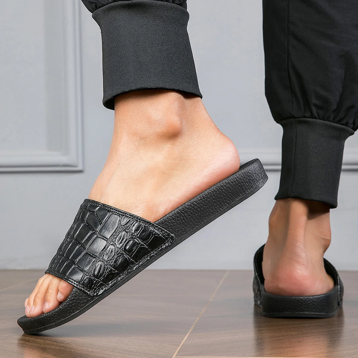 Happyslide Custom Slides Footwear Men With Logo ,Versatile Beach Flip Flops, Custom Logo Summer Flat Open Toe Slipper Sandals