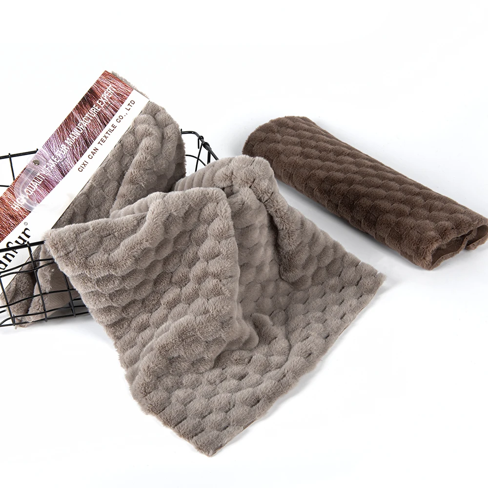 New Fashionable 100% polyester Brushed faux fur fabric long hair artificial fur fabrics free sample for ladies coat