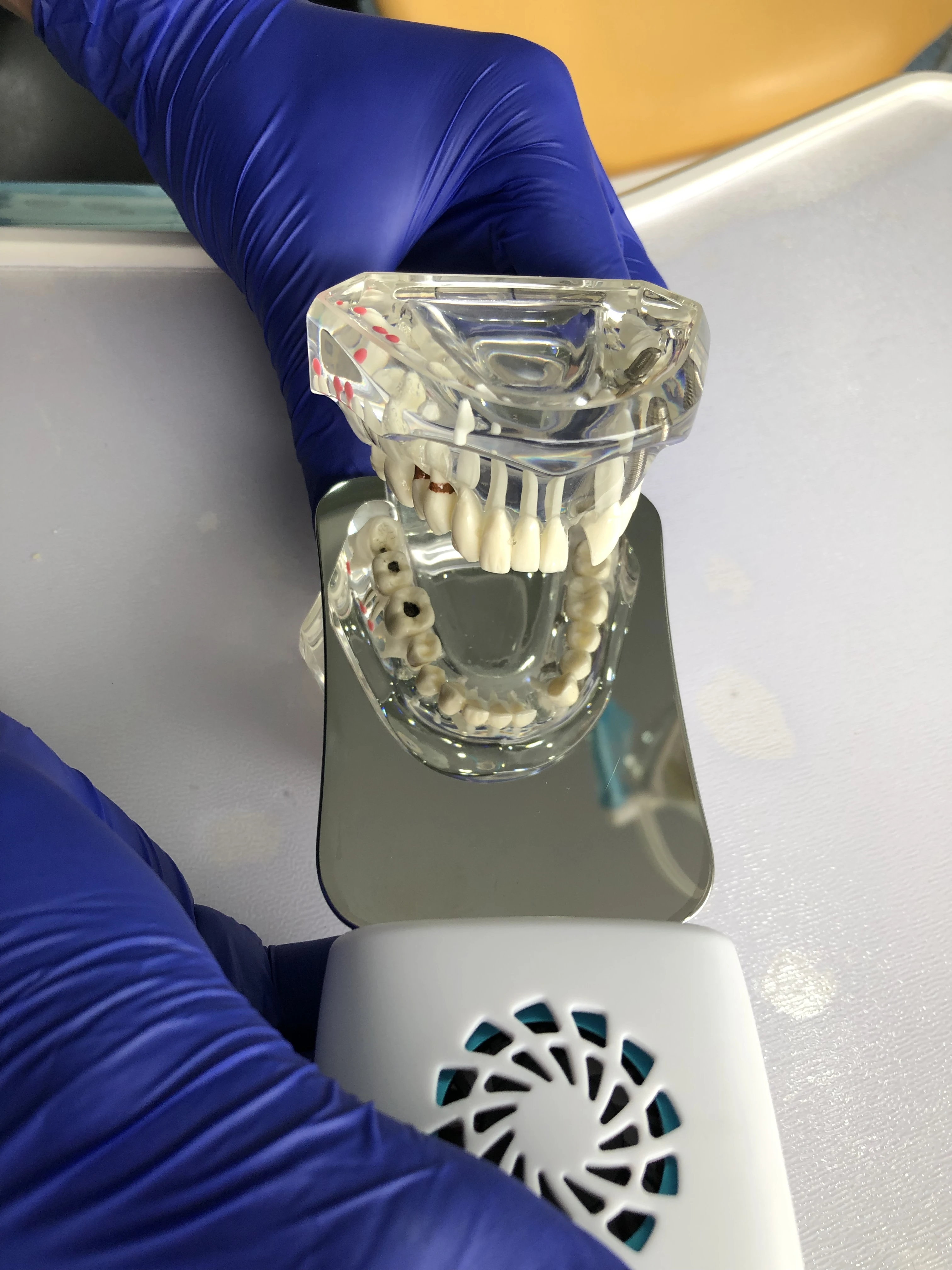 Зубной светодиодный туман бесплатно фото и зеркало с автоматической электронной разблокировкой