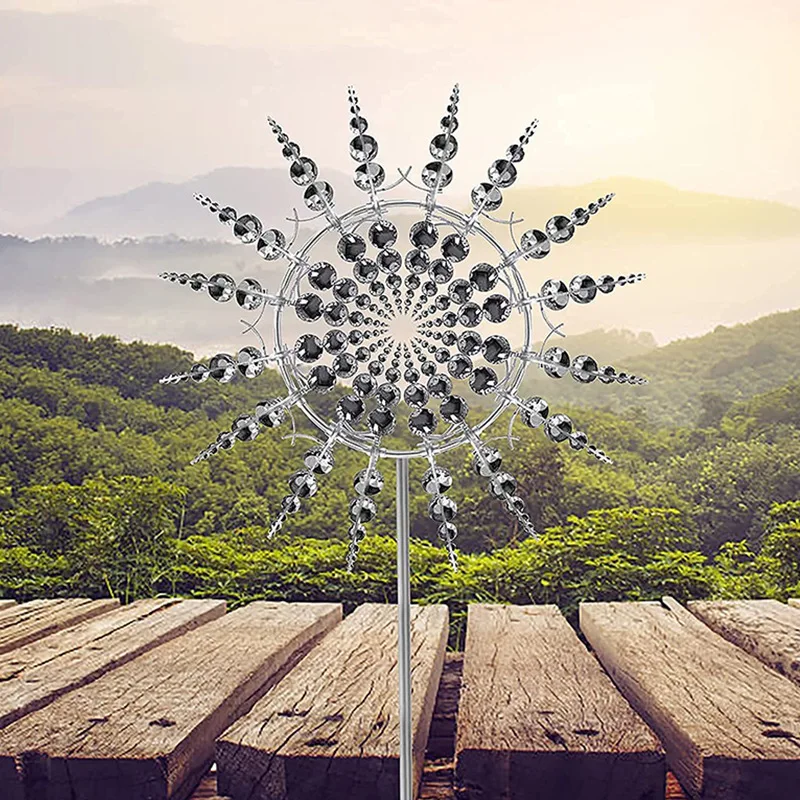 Светящаяся металлическая мельница белого цвета для украшения сада