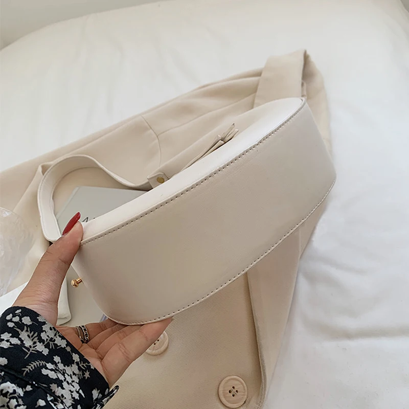 Wholesale 2024 Fashion Brand PU Leather Designer Tote Bags Simple Solid Color Half Moon with Strap Decoration Bags for Women